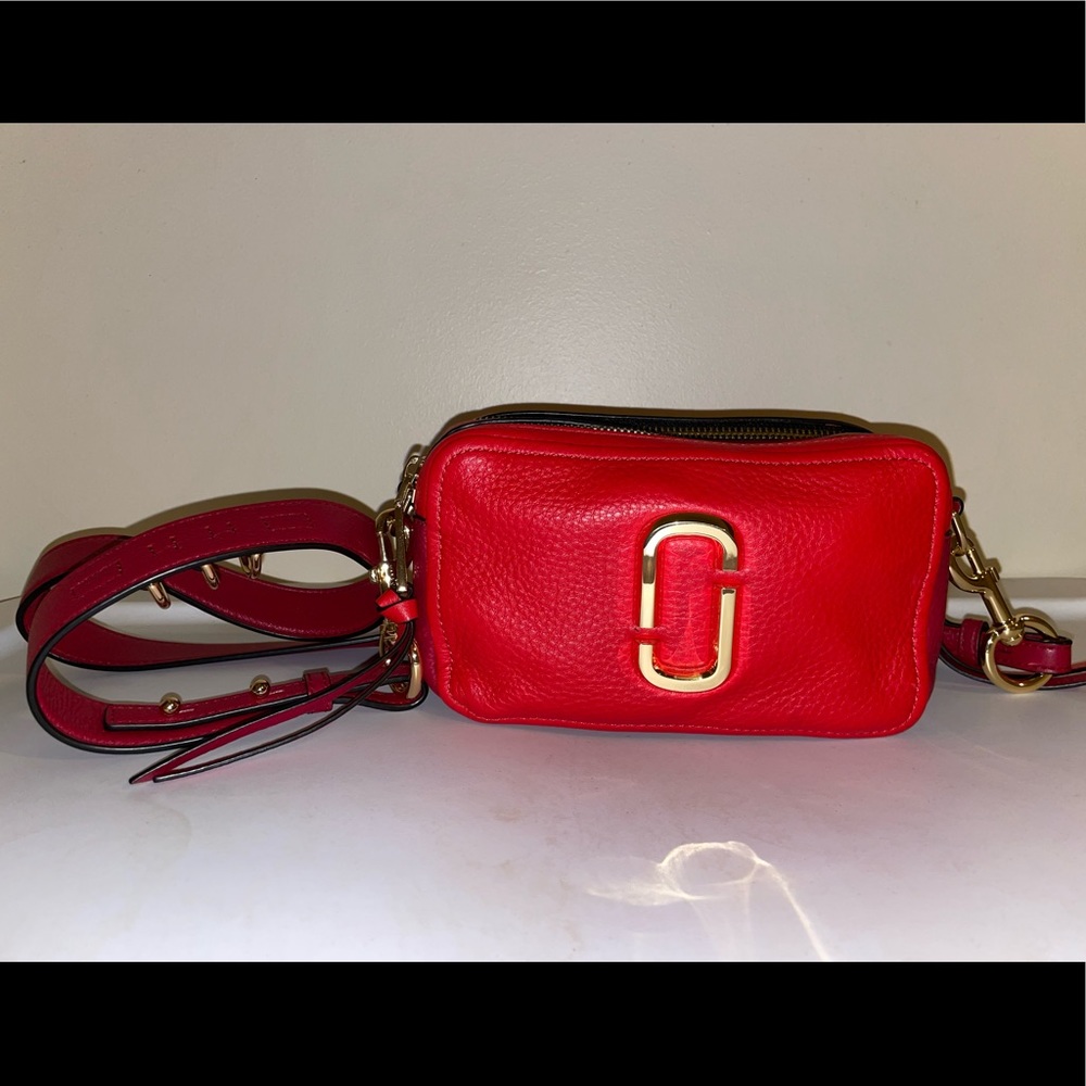 Marc Jacob’s red medium size camera crossbody